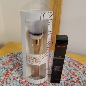 New RealHer I Am Extraordinary Foundation in Porcelain & Flower Brush Lot